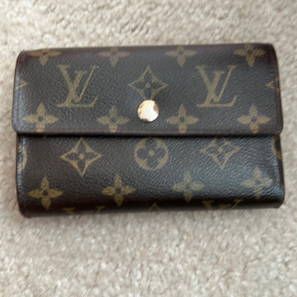 LV (tresor) wallet